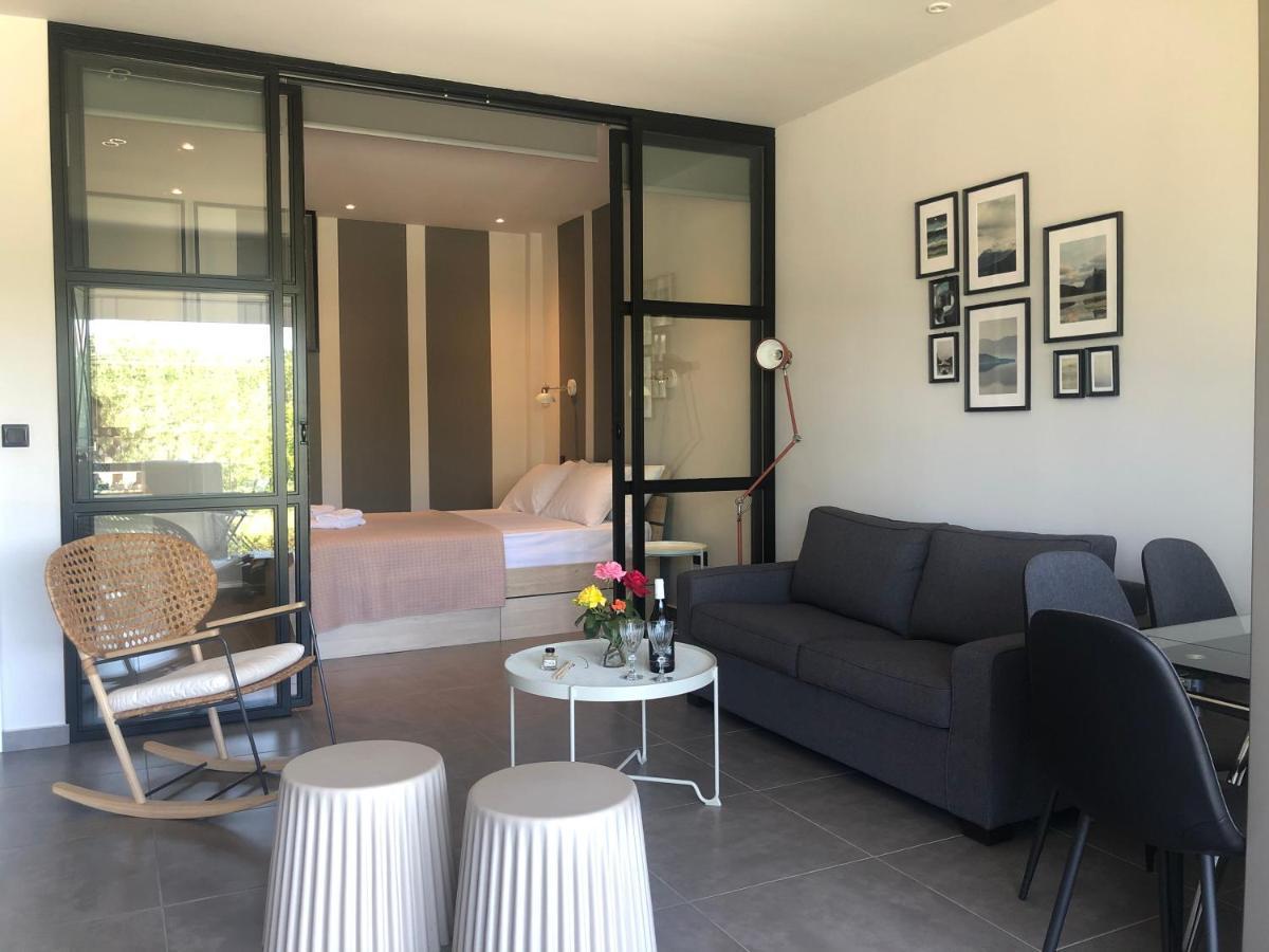 Siviri Suites 外观 照片